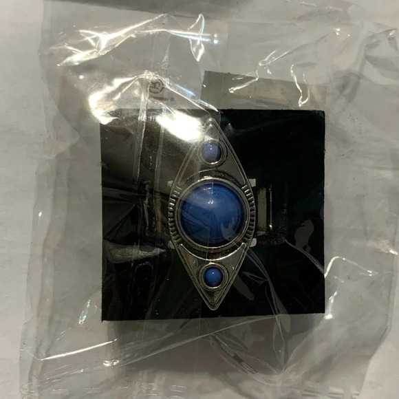 Paparazzi Jewelry - Pivoting Point Blue Ring - Picture 2 of 3